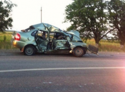 На Кубани в массовом ДТП погибли муж с женой, пострадал ребенок