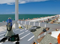 В Сочи уволен сотрудник пляжа за вывеску о спасении утопающих за 800 рублей