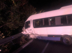 В Сочи в ДТП с автобусом погибли два человека и пять пострадали