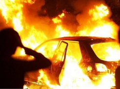 В Краснодаре заживо сгорел пожилой мужчина в автомобиле