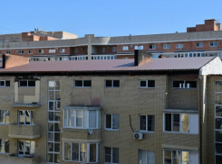 Сгоревший в Краснодаре дом по Российской готовят к заселению: специалисты проверяют коммуникации