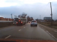 Опубликованы кадры жесткой аварии с автобусом в Краснодаре