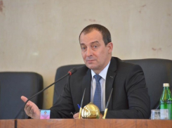 Юрий Бурлачко обратился одновременно к 1620 депутатам Краснодарского края