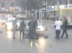 «По старинке» сбила автоледи на ВАЗе девушку в Краснодаре