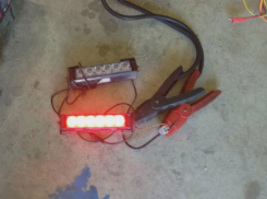 Молодой человек на машине отца возмутил сочинцев «крутой» ездой с мигалками и сиреной