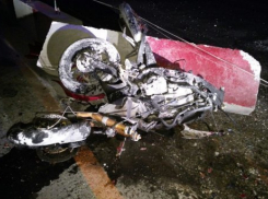  В Новороссийске мотоциклист на полном ходу врезался в бетонную плиту 