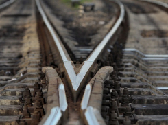  В Краснодаре пьяный мужчина упал с перрона на рельсы