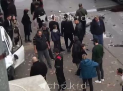 Появилось видео серьезного ДТП на Сормовской в Краснодаре