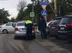 Пять экипажей ГИБДД охраняют «новый кирпич» на Тургенева в Краснодаре