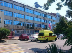 В Сочи эвакуировали людей из офиса «Кубаньэнерго» из-за сообщения о бомбе