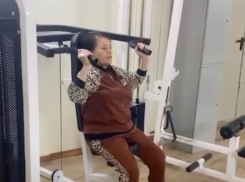 В Краснодарском крае 85-летняя учительница получила золотой знак отличия ГТО