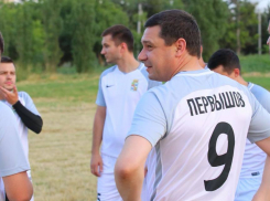 Мэр Краснодара Первышов рвется в бой на футбольном поле