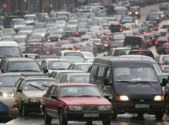 Авария в центре Краснодара блокировала движение трамваев