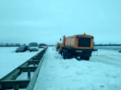  Движение пошло, дороги расчищены, но не везде: последние данные о состоянии трасс на Кубани 