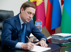 «Бесит показная роскошь чиновников»: краснодарский депутат о полете на двух вертолетах в казино Красной Поляны Виталия Очкаласова