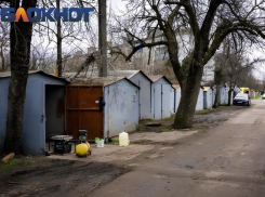 В Краснодаре проведут демонтаж гаражей, павильонов и шлагбаумов