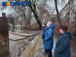 В Краснодаре люди тонут в воде и фекалиях при грязи на кладбище погибших в СВО и появлении командира «Вагнера»