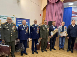 Депутаты Гордумы Краснодара поздравили ветеранов армии с Днём защитника Отечества