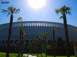 Лежаки в парке Галицкого начали использовать в качестве водных матрасов