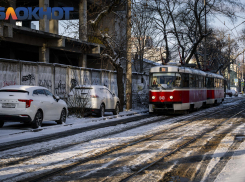 В Краснодаре объяснили сбои в работе трамваев поломкой, ДТП и спором вагоновожатых