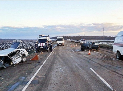ВАЗ разорвало напополам на кубанской трассе 