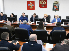 В Краснодаре 12 человек получили звание Почетного гражданина города: полный список
