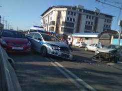 Сотрудники ДПС попали в аварию в Краснодаре
