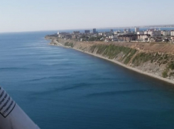  Отца и сына унесло в море на матрасе в Анапе 