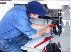 В Новороссийске обычный сантехник на миллион «кинул» своих работодателей 