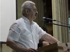 Осадчий: «Речь идет о выборе между продолжением политики кризиса и курсом перемен к лучшему!»