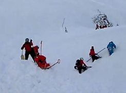 В Сочи спасли сноубордиста, угодившего под лавину