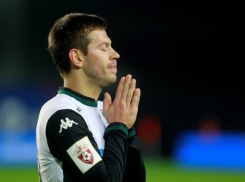  Еще один английский клуб решил купить нападающего «Краснодара» Смолова 