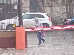 Краснодар накрыли сильный ветер с дождём