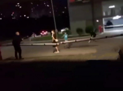 Банда подростков напала на парковку и избила охранника в Краснодаре