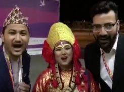 «Я люблю Ольгу Бузову!» - молодые люди с разных стран мира устроили флешмоб в ее поддержку в Сочи