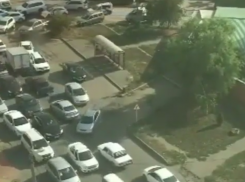  Улица Ипподромная превратилась в одну сплошную пробку 