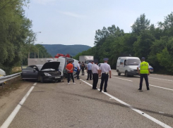  Семь человек на Кубани пострадали в ДТП с автозаком 