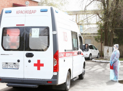 В Краснодаре пенсионерке оторвало палец во время посадки в маршрутку