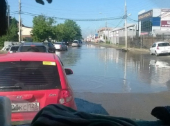 Дожди прошли, а море на улице Новороссийской в Краснодаре осталось 