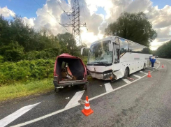 Авто выкинуло на встречку на трассе М-4 «Дон» под Геленджиком: погибли двое