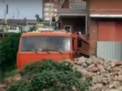 «Замуровали, демоны»: Чем в Краснодаре обернулось противостояние между ГСК-30 и ЖК «Восточный Парк» 