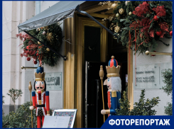 От украшений команды Галицкого до Щелкунчиков и праздничных круассанов: чем и как нарядили Краснодар к Новому году