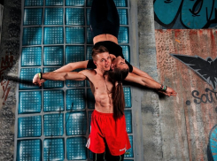 Краснодарка в паре с атлетичным спортсменом устроила настоящее шоу на турниках