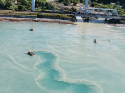 МЧС завершило активную фазу поисков смытых в море туристов