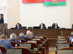 В Краснодаре три депутата Заксобрания сдали мандаты