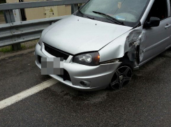 В Сочи легковушка столкнулась с автобусом