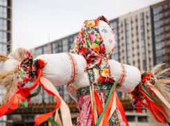 Масса веселья и искренняя радость: жители микрорайонов Образцово и Любимово с размахом проводили зиму