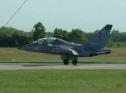  Летчиков краснодарского военного училища, посадившего самолет без переднего шасси, наградят 
