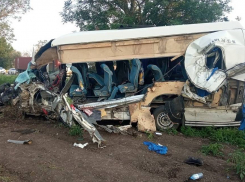 Двое детей и женщина погибли в ДТП с микроавтобусом на Кубани