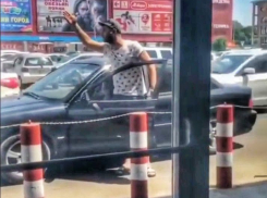 Любителя кататься «против шерсти» проучили краснодарские автомобилисты